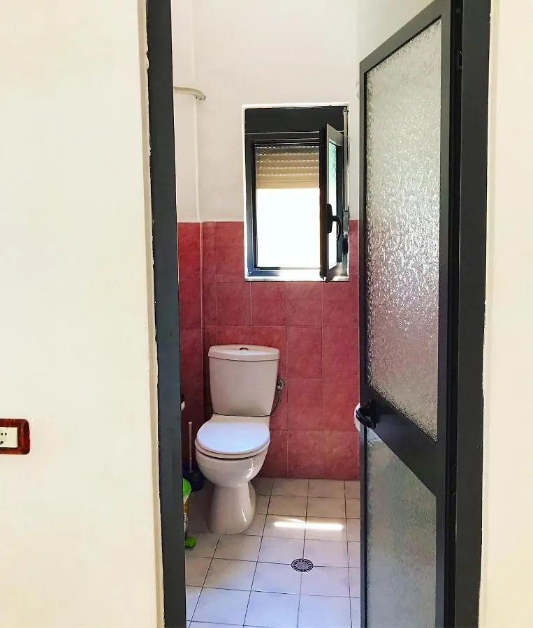 Vila Aliaj Deluxe Apartment With 2 Rooms & 2 Baths And Garden View Durres 0*,  Albania