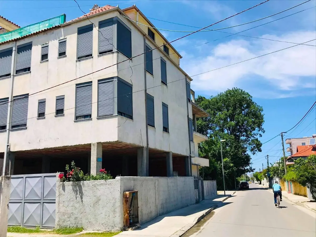 Vila Aliaj Deluxe Apartment With 2 Rooms & 2 Baths And Garden View Durres