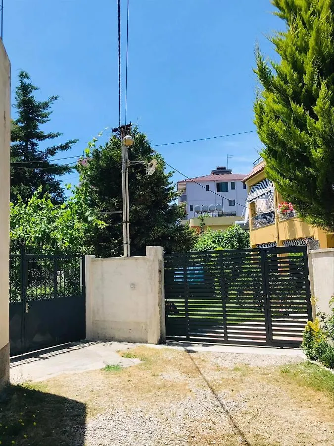 Vila Aliaj Deluxe Apartment With 2 Rooms & 2 Baths And Garden View Durres 0*,